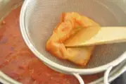 エビの殻が旨味のポイント！エビのトマトソーススパゲティーの作り方4