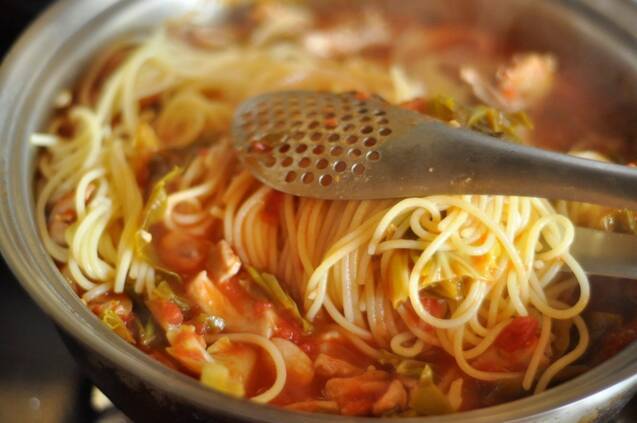 鶏肉と春野菜のトマトソースパスタの作り方の手順6