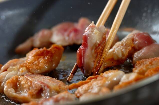 鶏とタケノコのガーリックバターソテーの作り方の手順3