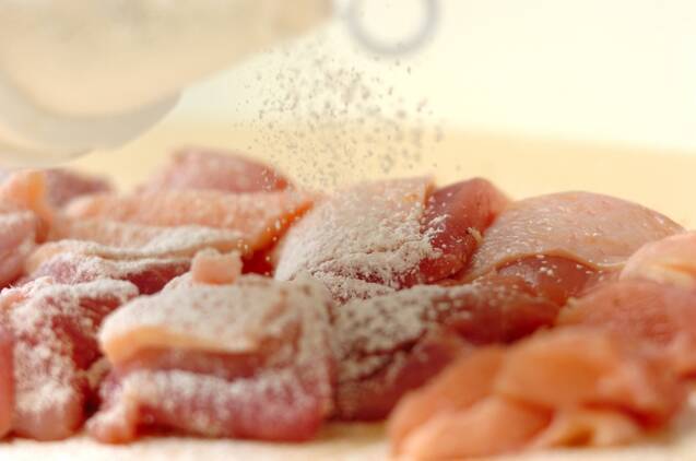 鶏肉と夏野菜の揚げびたしの作り方の手順1