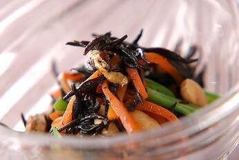 大豆とひじきの煮物