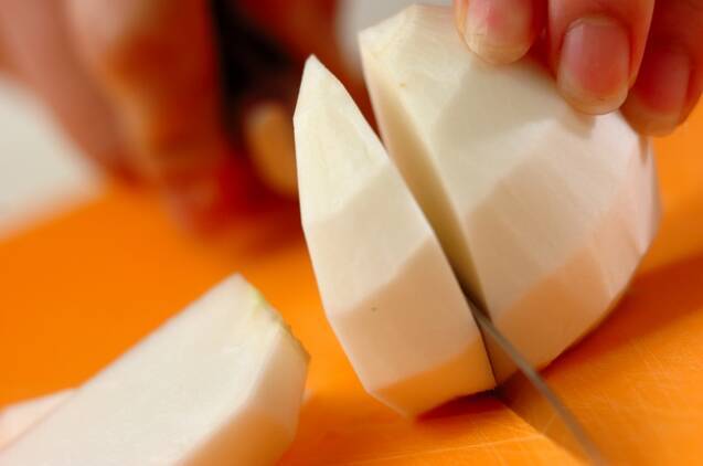 カブとキャベツのミルクスープの作り方の手順1