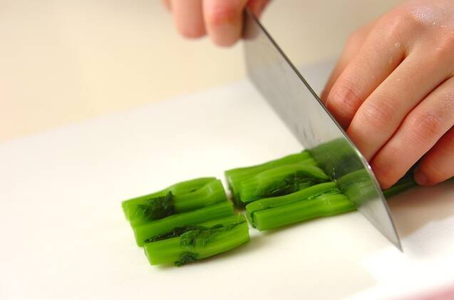 菜の花のワサビ和えの作り方の手順1