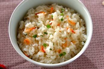 干しエビとネギの炊き込みご飯