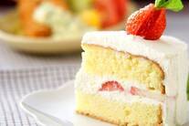 イチゴのフワフワケーキ