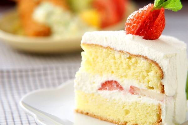 イチゴのフワフワケーキ