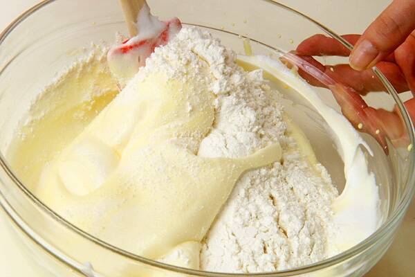 イチゴのフワフワケーキの作り方の手順6