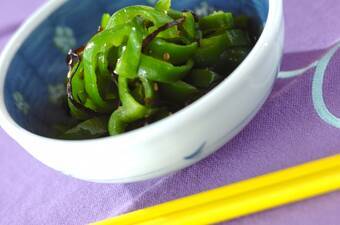 簡単味付け!ピーマンと塩昆布のレンジ和え