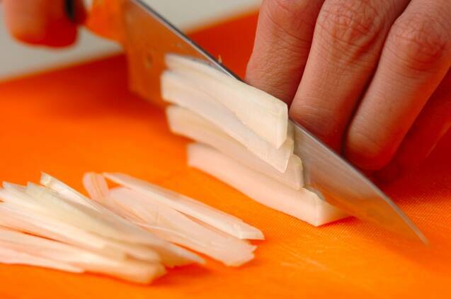 セロリとヒジキの中華和えの作り方の手順1