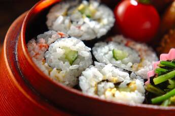 お手軽サラダ恵方巻き