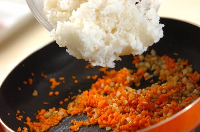鶏ゴボウチャーハンの作り方の手順3