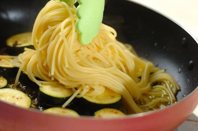 ズッキーニのパスタの作り方の手順4