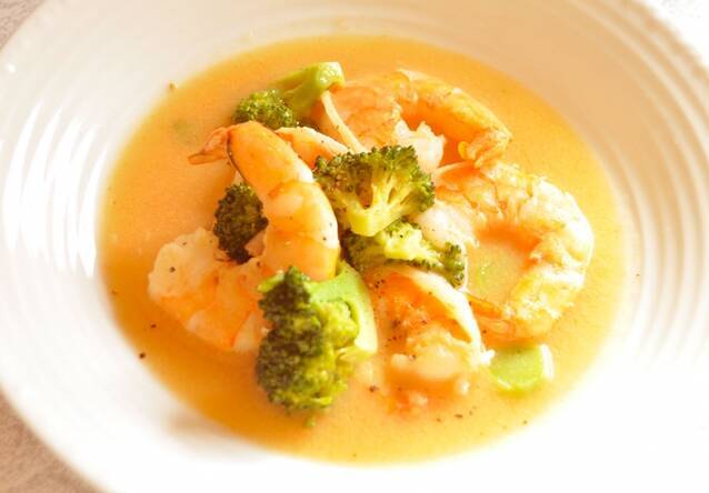 エビの殻を使って本格濃厚スープ「エビのビスク風」