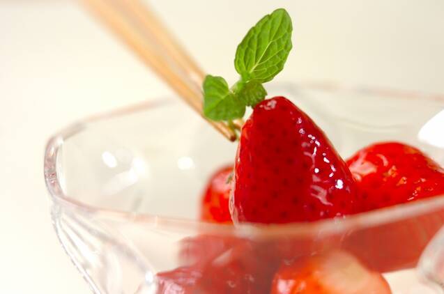 イチゴのバニラ・マリネの作り方の手順3