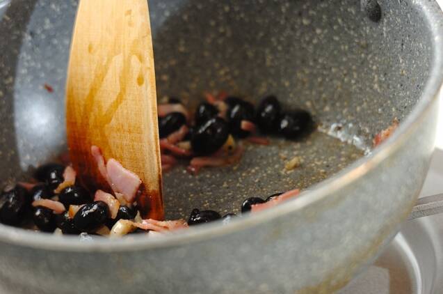 栗きんとんと黒豆のチーズスティックの作り方の手順3