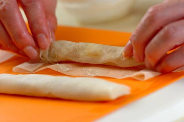 栗きんとんと黒豆のチーズスティックの作り方の手順4