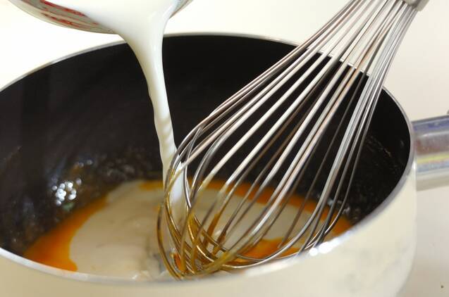 ホットミルクセーキの作り方の手順1