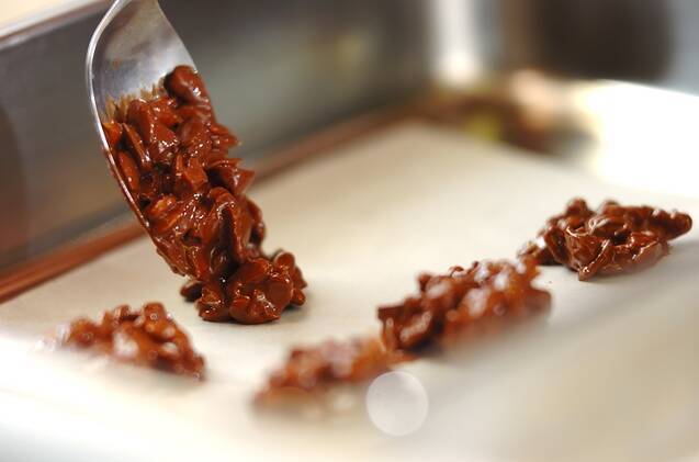 シードとナッツのロッシェの作り方の手順3