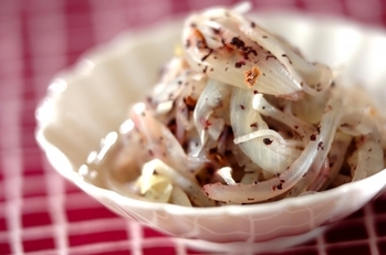 玉ネギのゆかり和え