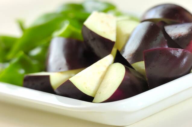 基本！茄子の揚げ浸し ピーマンも添えての作り方の手順1