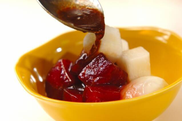 漬けマグロの温泉卵和えの作り方の手順2