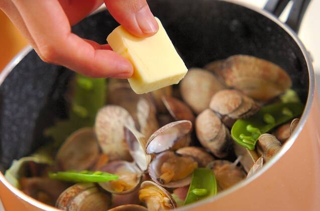 春キャベツとアサリの塩バター蒸しの作り方の手順3