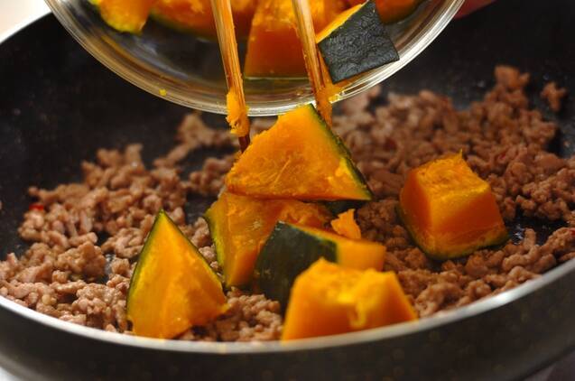 カボチャの豆板醤炒めの作り方の手順3