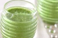 ホウレン草とバナナのヨーグルトスムージー