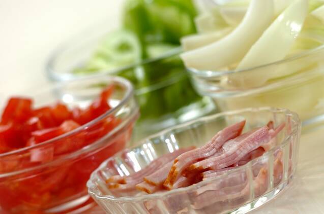 トマトが主役のナポリタン シンプルだけど奥深い味 by金丸 利恵さんの作り方の手順1