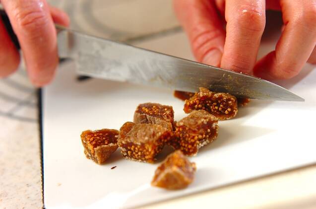 イチジクとチーズのライ麦パンの作り方の手順1