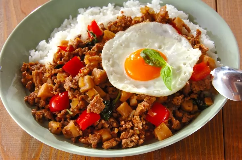 簡単タイ料理 節約しながら豚ひき肉でガパオライス By保田 美幸さん レシピ 作り方 E レシピ 料理のプロが作る簡単レシピ