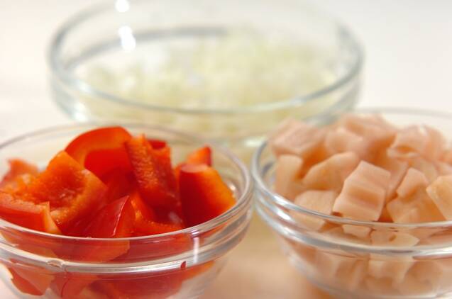 簡単節約！豚ひき肉でガパオライスの作り方の手順1