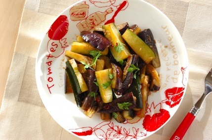 ズッキーニとナスのアンチョビ炒め