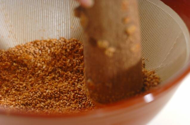 ゴボウのピリ辛ゴマ和えの作り方の手順2