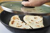 フライパンで！ナンの作り方 もっちり仕上げる by金子 奈央さんの作り方6