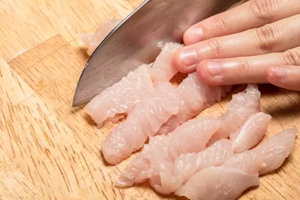 鶏むね肉のやみつきさっぱり和えの下準備1