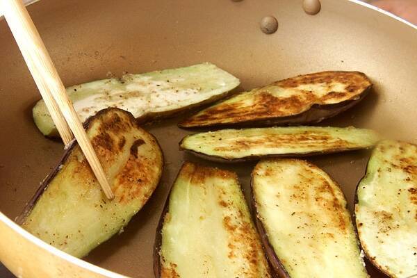 人気なすとひき肉のグラタン トマトソースで子供も食べやすく！の作り方の手順5