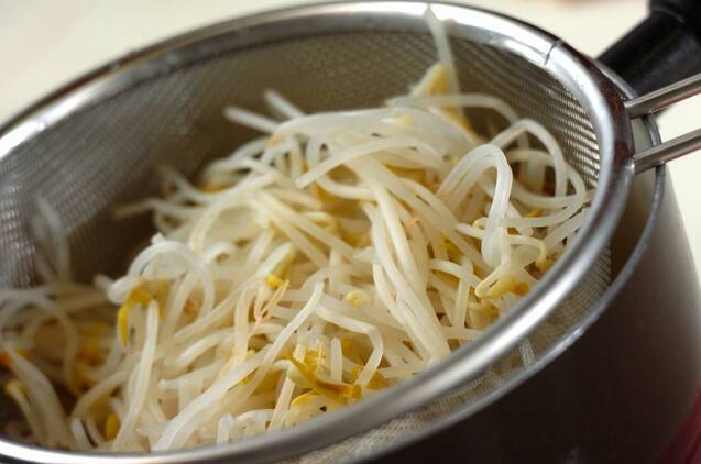 モヤシとハムのサラダの作り方の手順1