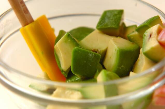 モヤシとカニカマの生春巻きの作り方の手順2