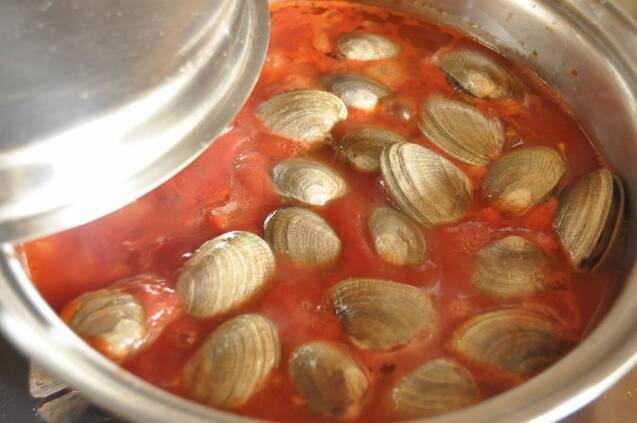 モッチリ食感のパッケリと濃厚ソースのボンゴレロッソの作り方の手順3