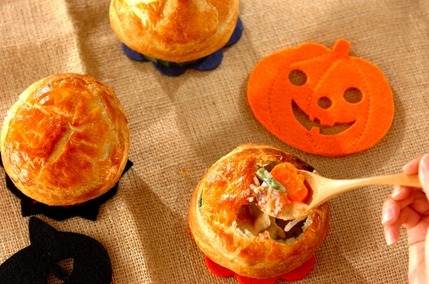 コーンクリームシチューのポットパイ