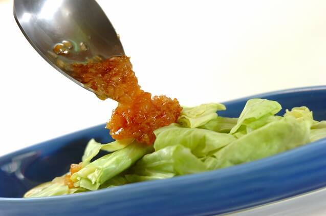 蒸しキャベツの焦がしネギソースの作り方の手順5