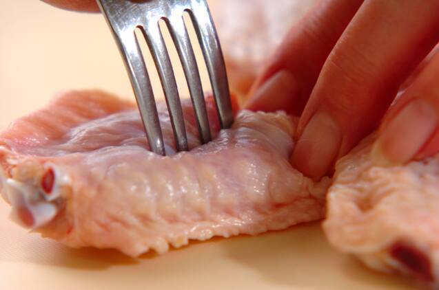 漬けて焼くだけ簡単！鶏手羽中の塩焼きの作り方の手順1