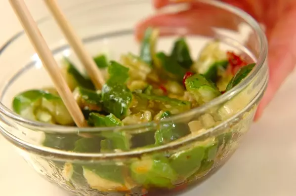 パリパリやみつき!きゅうりの即席ピリ辛漬けの作り方2