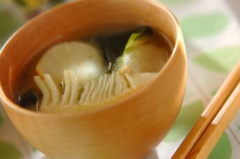 タケノコとワカメの白みそ汁