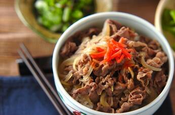 人気の丼もの！簡単にできる基本の牛丼