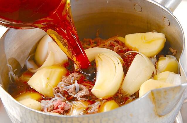 黄金比で簡単おいしい！定番の味しみ肉じゃがの作り方の手順9