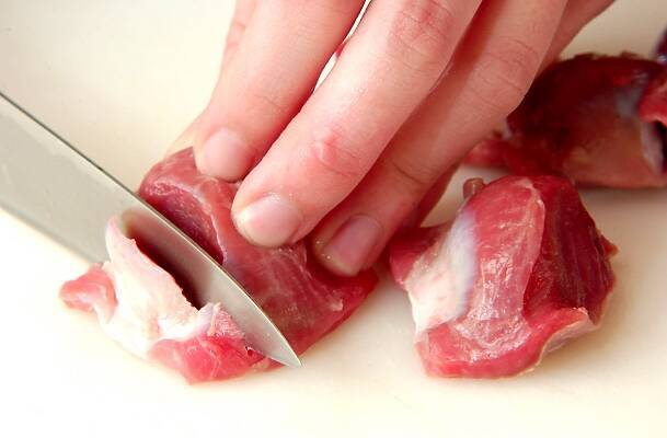 鶏レバーの赤ワイン煮の作り方の手順1