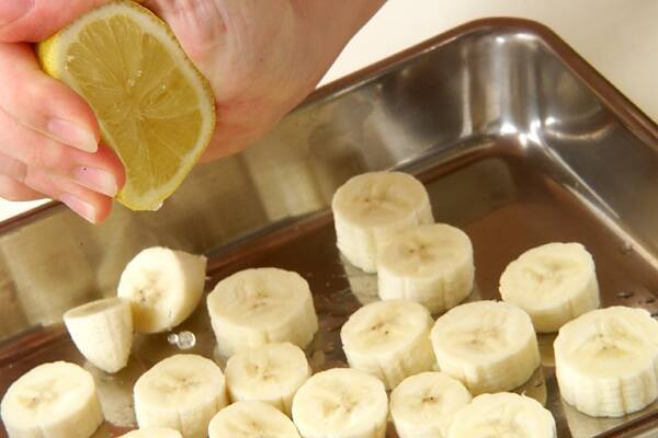 シンプル！バナナスムージー とろっと濃厚 毎日でも飲みたくなる味わいの作り方の手順1