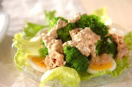 ブロッコリーと卵のサラダ